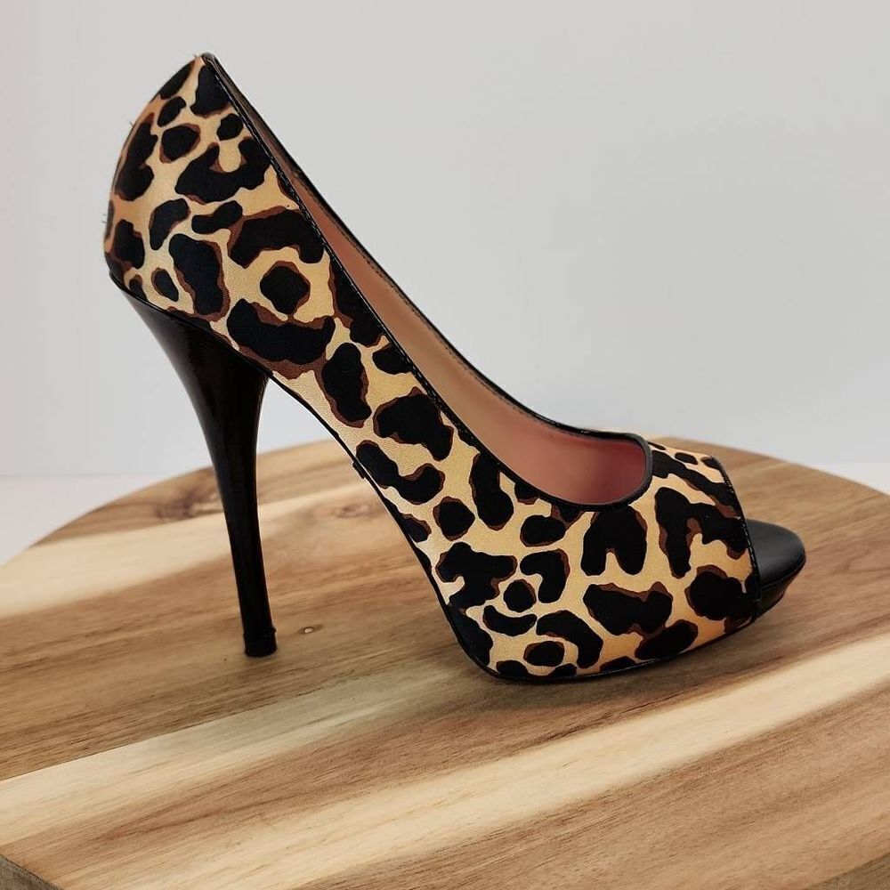 Betsey Johnson Leopard Print Peep Toe Heels Women's Size 7 M